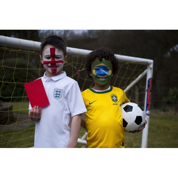 Набор красок для грима Snazaroo болельщика, кисточка + губка Supporters hanging paleitte kit, 8х2 мл арт. 1180130